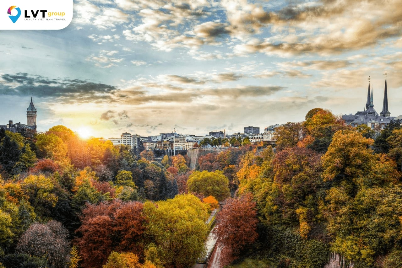Công quốc Luxembourg đẹp nao lòng khi mùa thu đến