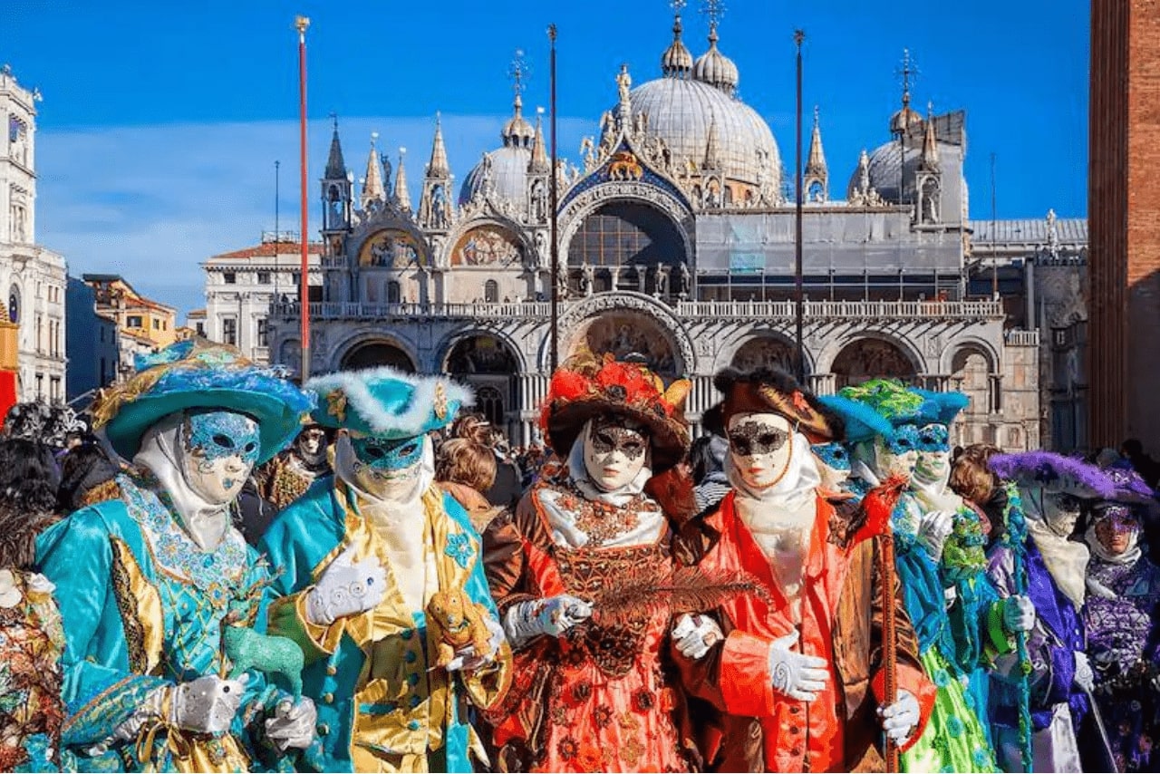 Lễ hội hóa trang Carnival đặc sắc ở nước Ý