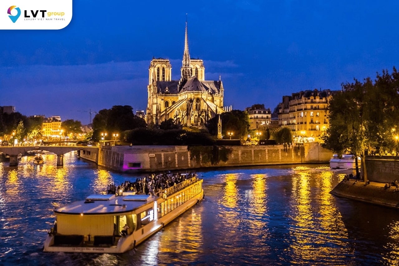 Cảnh vật đẹp mà thơ khi ngắm nhìn từ sông Seine