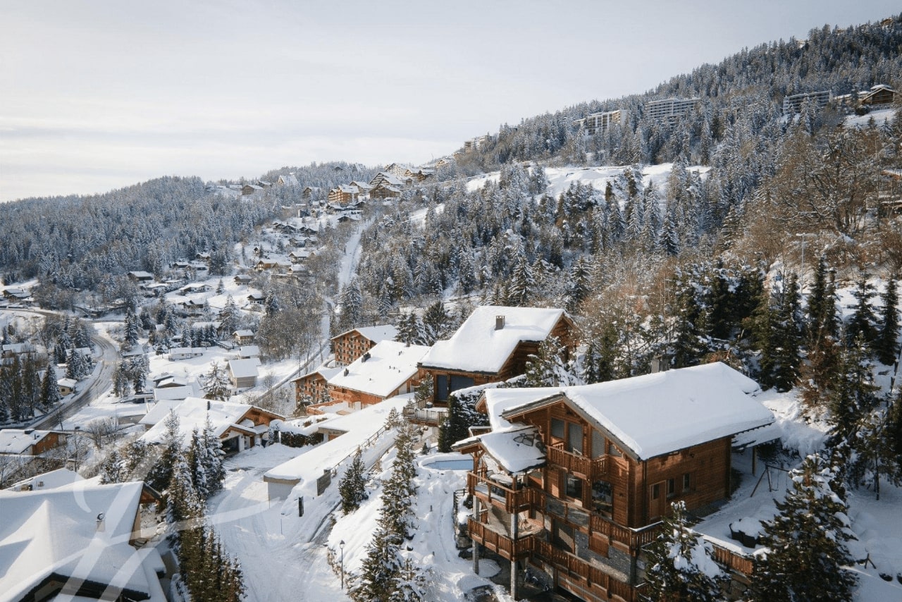 Làng Crans Montana cùng vẻ đẹp thiên nhiên hùng vĩ vào mùa đông