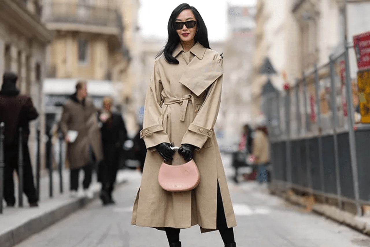 Trench coat là món đồ thời trang rất được người Pháp ưa chuộng