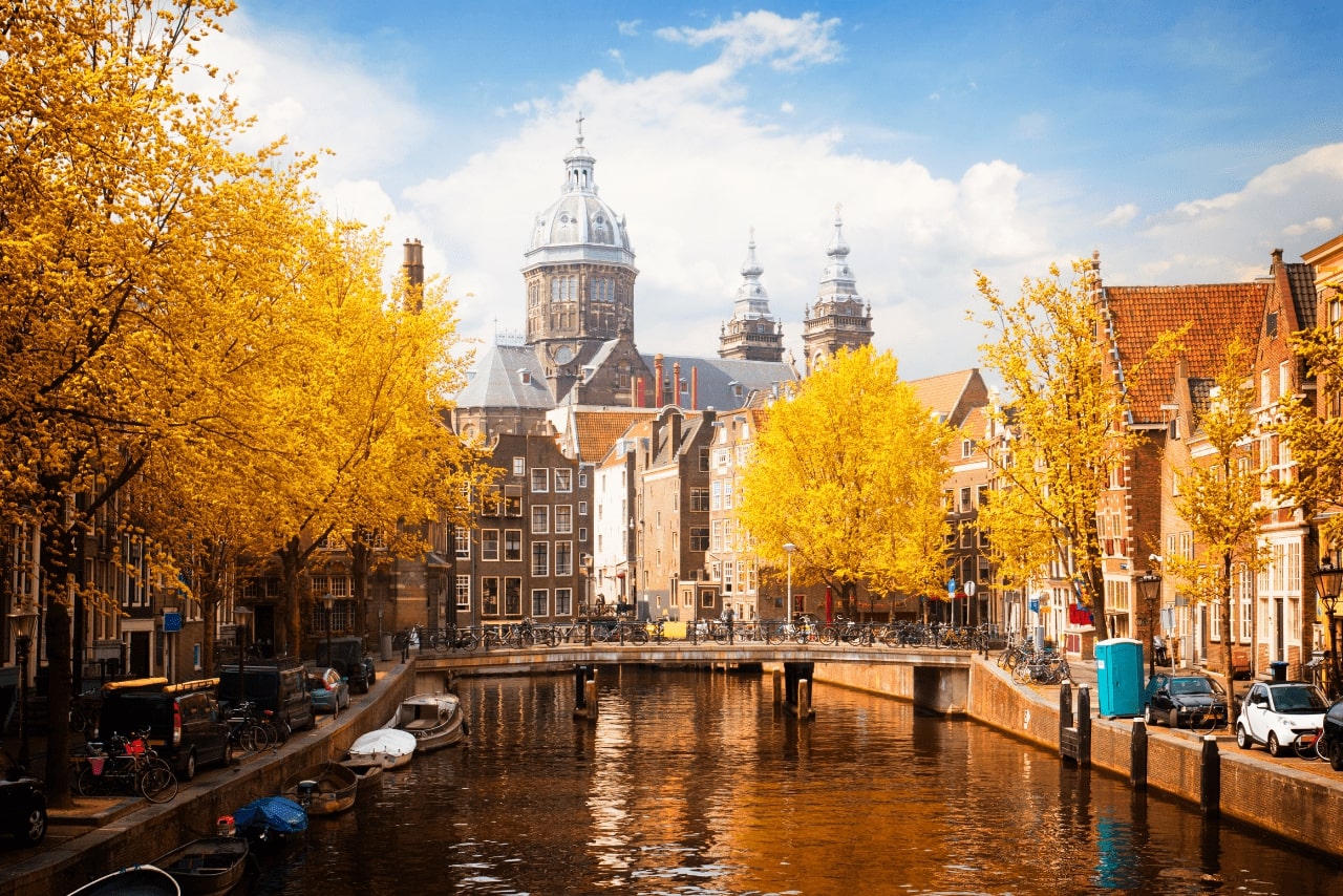 Thành phố Amsterdam vô cùng rực rỡ vào mùa thu