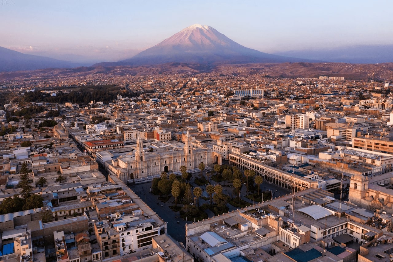 Arequipa - thành phố lớn thứ hai của Peru